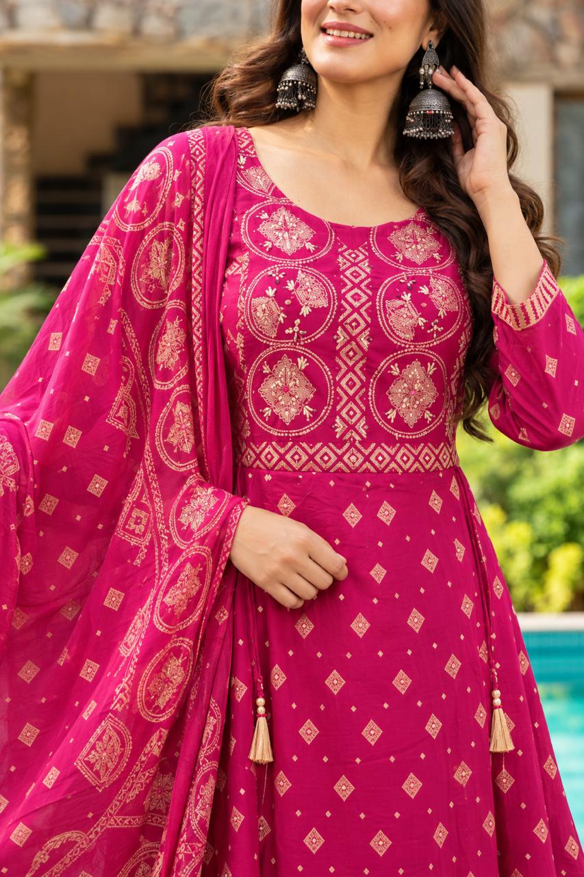 Riwaayat Magenta Motif Anarkali Set